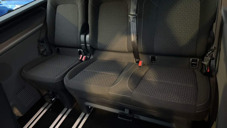 Ford Tourneo Custom 320 L2 Diesel Fwd 2.0 EcoBlue 136ps H1 Zetec 8 seater Auto